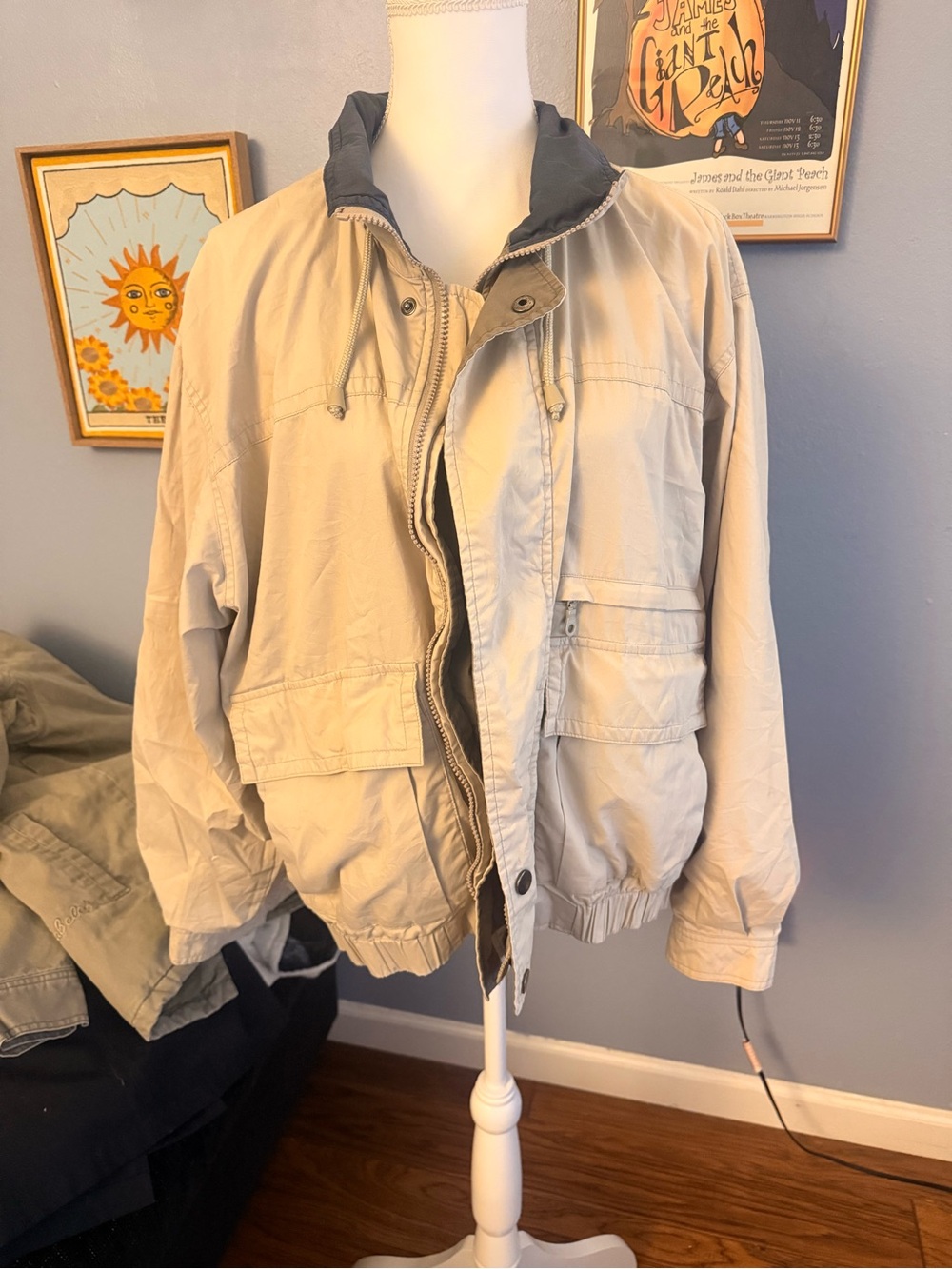 Roundtree & Yorke Light Beige Bomber Jacket with Dark Gray Lining